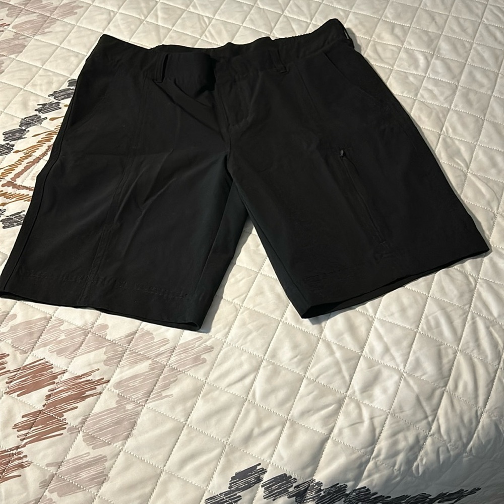NWT - 32 Degree Cargo Shorts